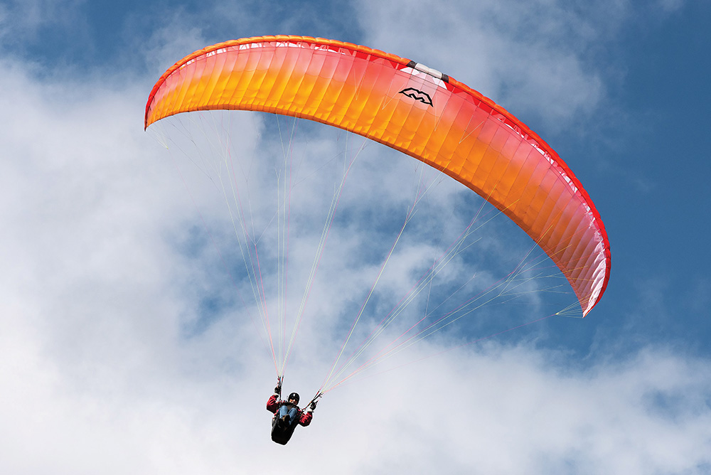 photo by Ben Stolin offbeat activity paragliding bozeman