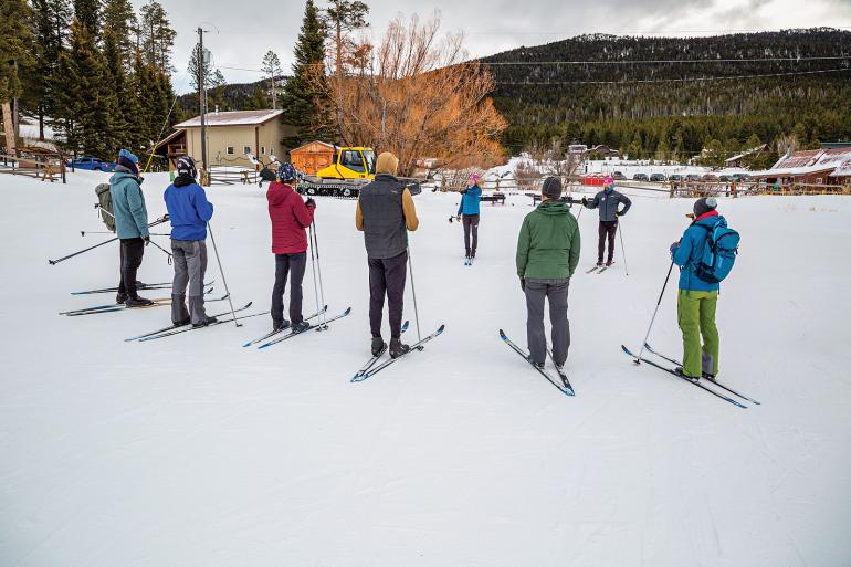 Crosscut nordic clinic group instruction