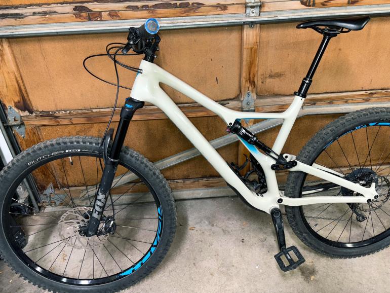 for sale Specialized stumpjumper carbon comp mountain bike