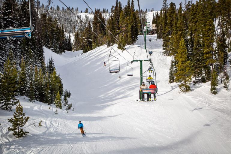 showdown chairlift skiing