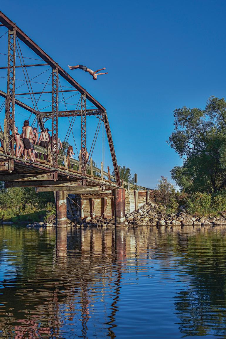 Jumping off at Williams Bridge