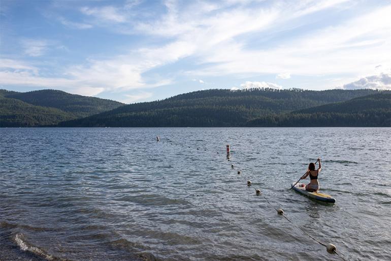 paddleboarding at Les Mason State Park