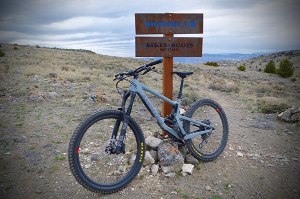 Review Santa Cruz Bikes Outside Bozeman