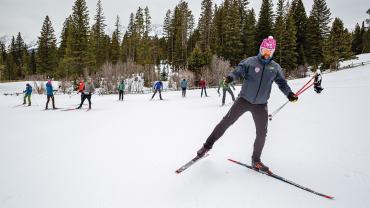 Crosscut nordic clinic skate skiing
