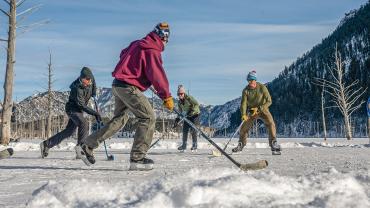 pond hockey
