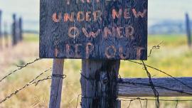 no trespassing sign, public access