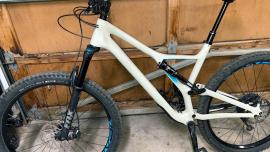 for sale Specialized stumpjumper carbon comp mountain bike