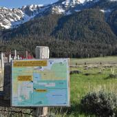 Corner crossing sign, Montana public land access