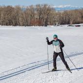 skate skiing