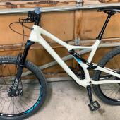 for sale Specialized stumpjumper carbon comp mountain bike