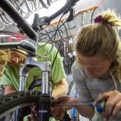 biks, bike maintenance, bike kitchen