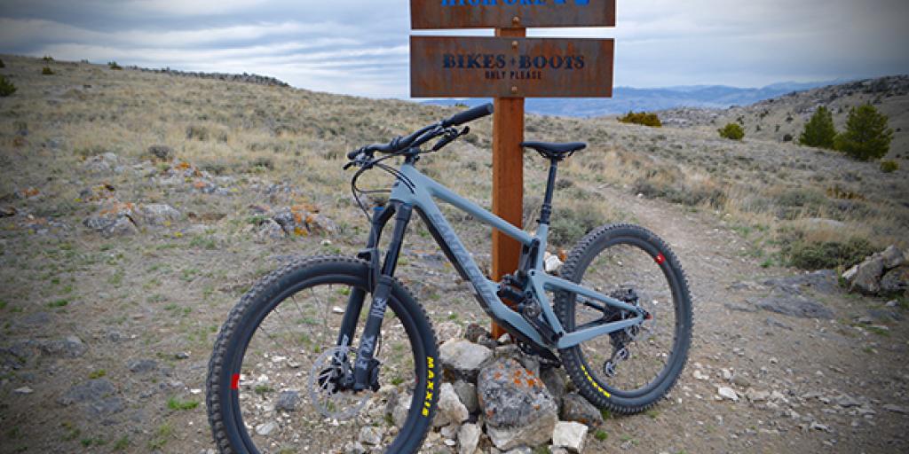 Review Santa Cruz Bikes Outside Bozeman