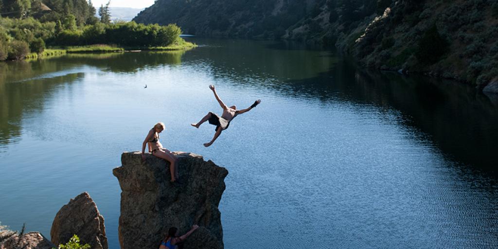 Bridge Jumping and Cliff Jumping Tips for Safe Diving